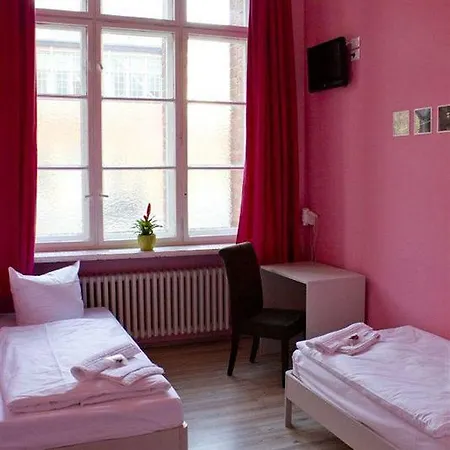 Otel Und
