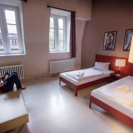 Und Hotel 3*